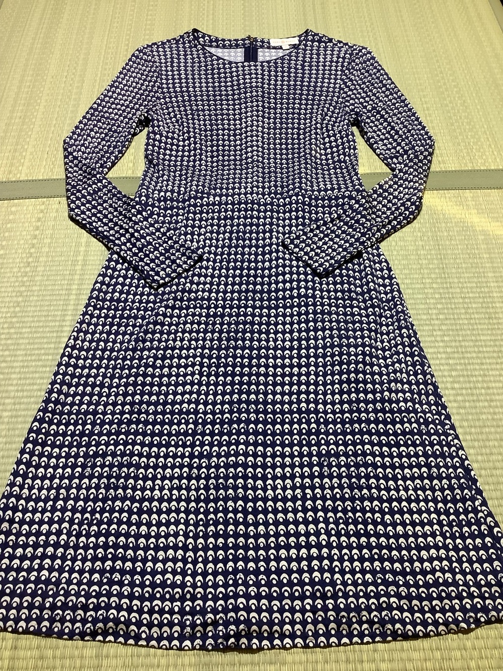 Tory Burch Moon And Dots Shift Dress Size Medium style 32132418 100% Silk A-line